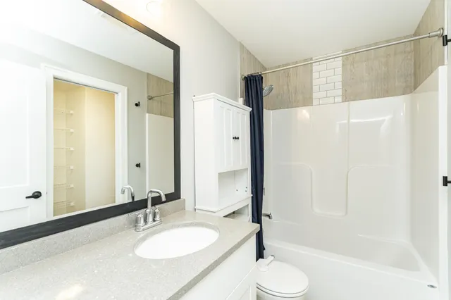 $449,990 | 2226 Marv's Lane, Stewartville, MN 55976