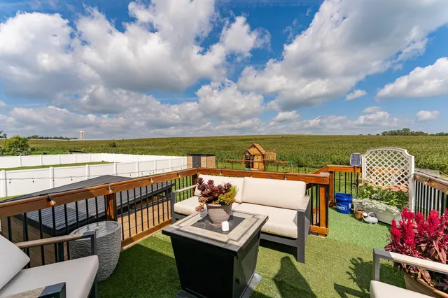 $449,990 | 2226 Marv's Lane, Stewartville, MN 55976