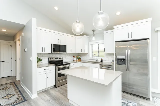 $449,990 | 2226 Marv's Lane, Stewartville, MN 55976