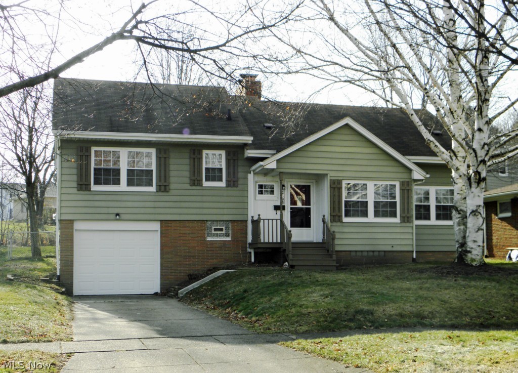 2108 Springfield Center Road Akron, OH 44312 - Photo 1 of 25 Gallery Image 1