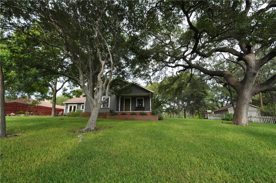 3003 Burleson Road Austin, TX 78741 - Photo 4 of 35 a view of house with backyard