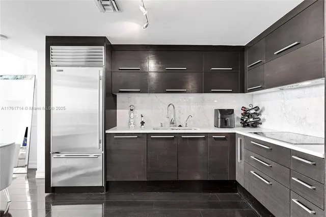 $9,000 | 900 Biscayne Boulevard, Unit 909, Miami, FL 33132