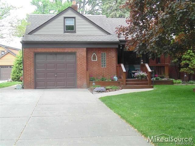 84 Riverside Drive Mount Clemens, MI 48043 - Photo 1 of 30 front.jpg