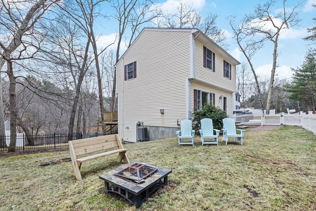 89 Leland Road Norfolk, MA 02056 - Photo 2 of 25 Gallery Image 2