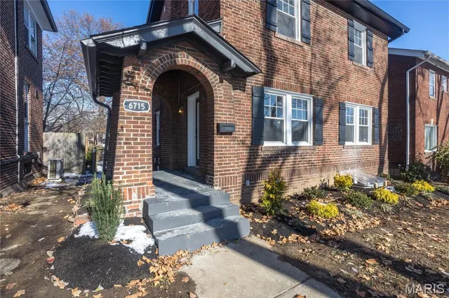 $359,000 | 6715 Chamberlain Avenue, St. Louis, MO 63130