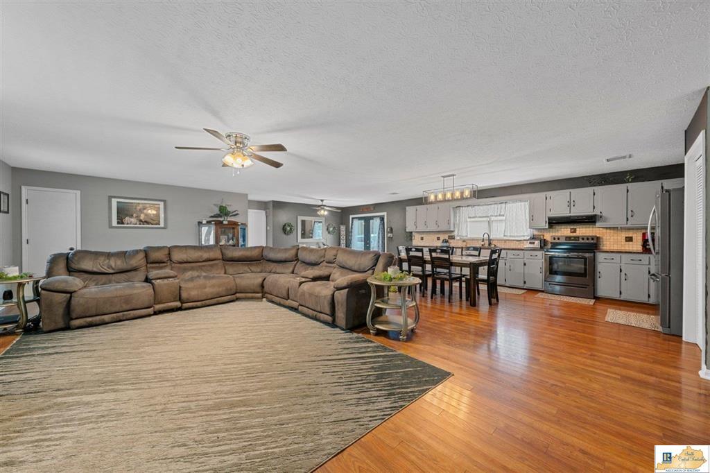 1736 Cora Wilborn Road Summer Shade, KY 42166 - Photo 7 of 18 Gallery Image 7
