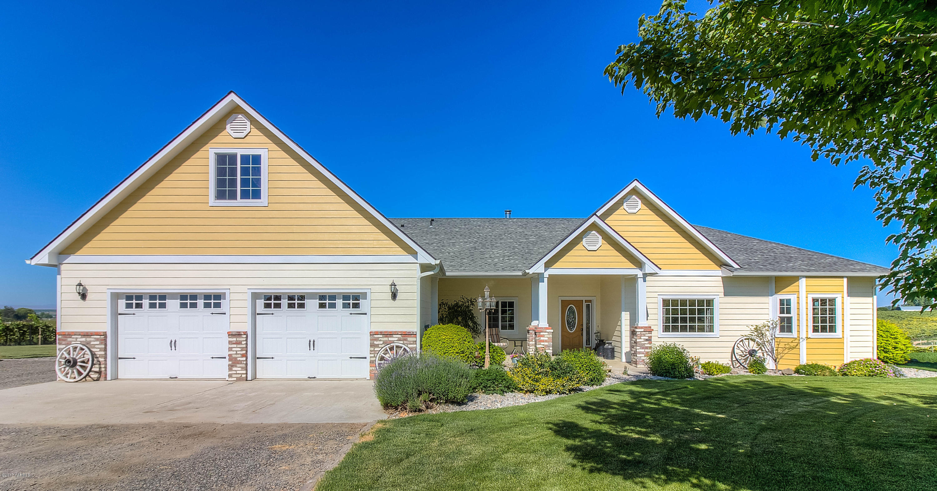 765 Lowry Road Outlook, WA 98938 - Photo 1 of 31 a view of a house with a yard