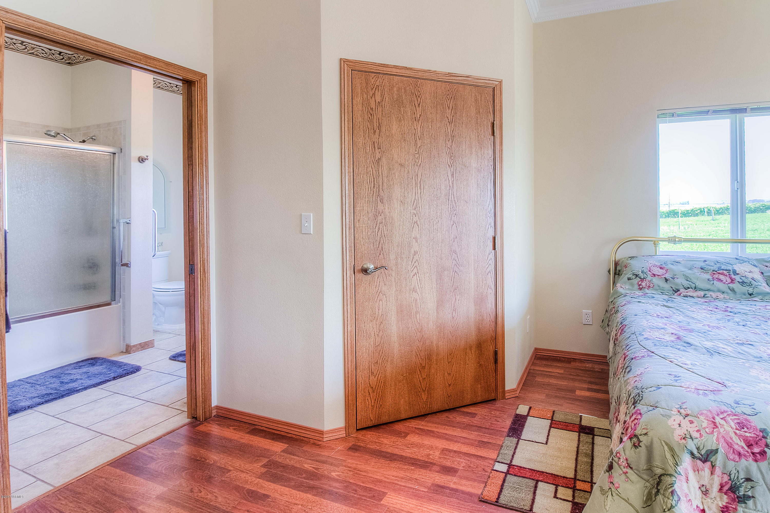 765 Lowry Road Outlook, WA 98938 - Photo 20 of 31 wooden floor in a gallery