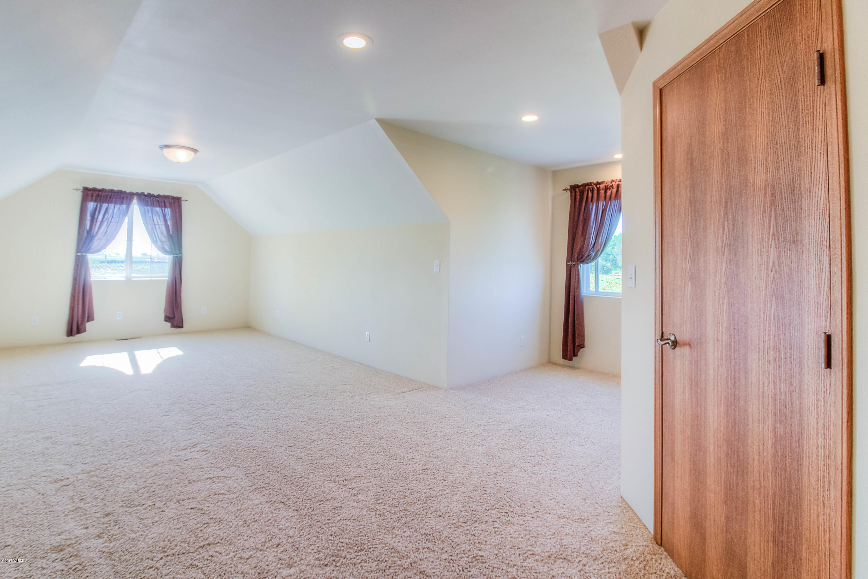 765 Lowry Road Outlook, WA 98938 - Photo 24 of 31 a view of an empty room and window