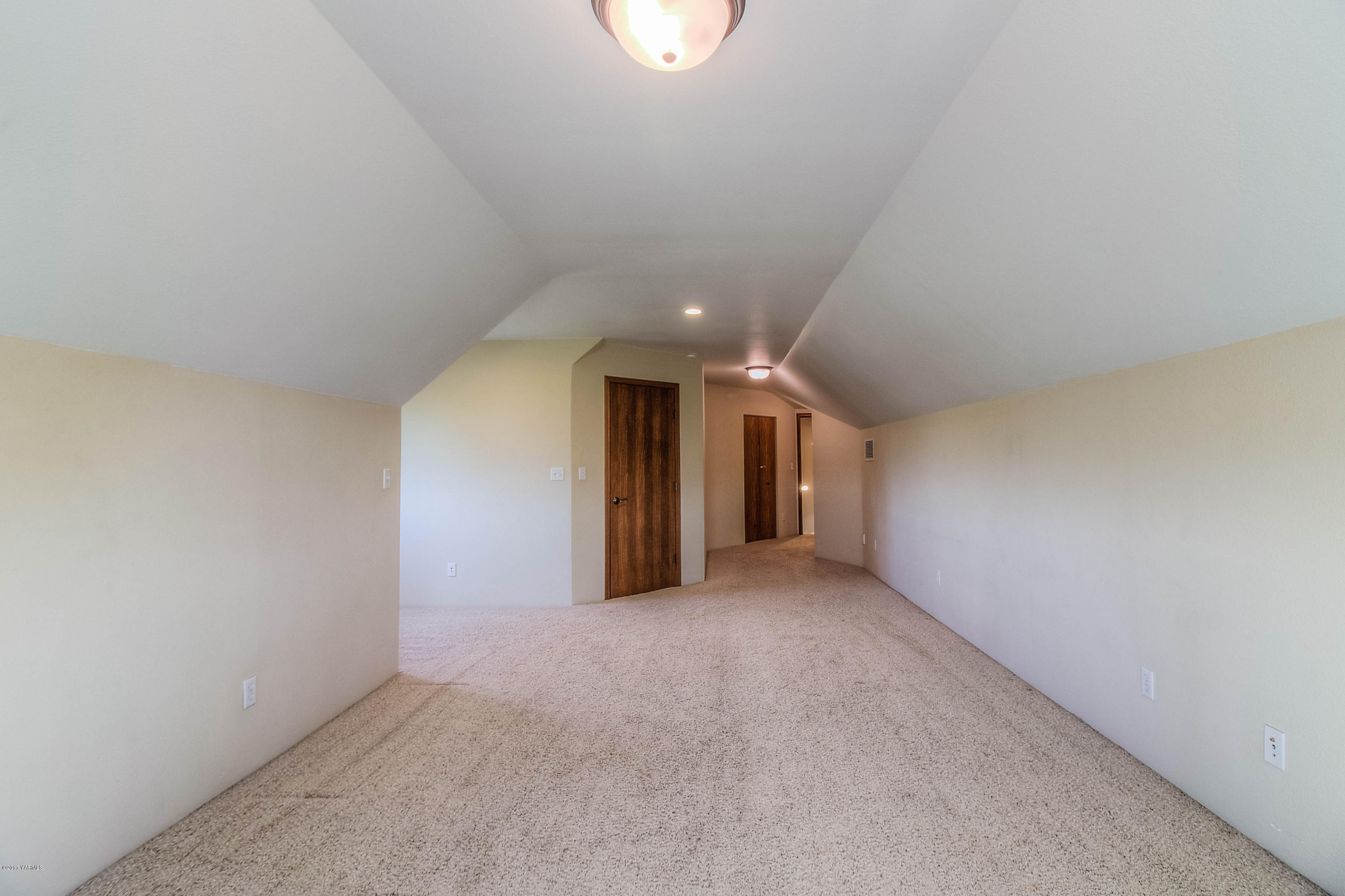 765 Lowry Road Outlook, WA 98938 - Photo 25 of 31 a view of a big room with closet and windows