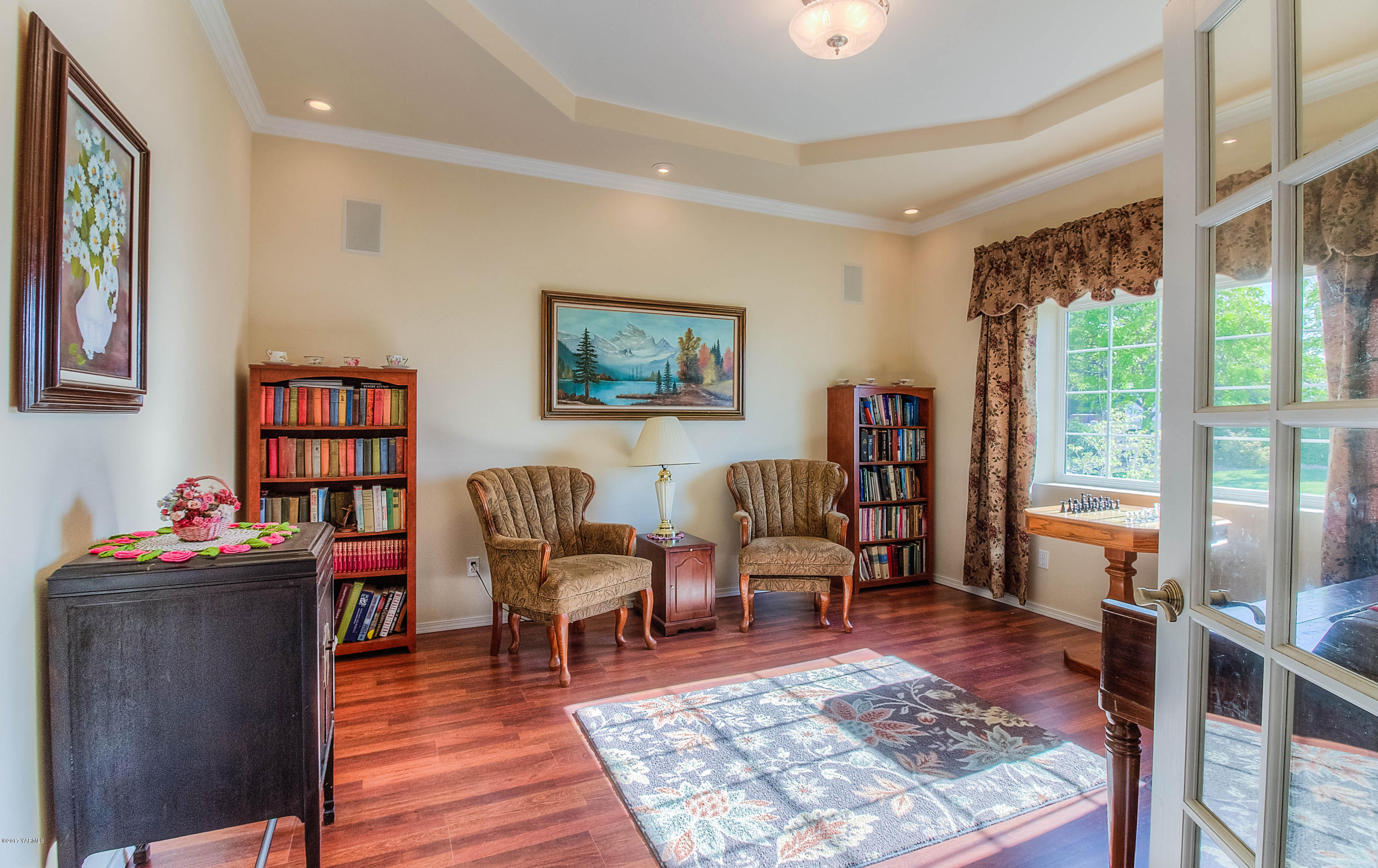 765 Lowry Road Outlook, WA 98938 - Photo 4 of 31 a living room with furniture and a rug
