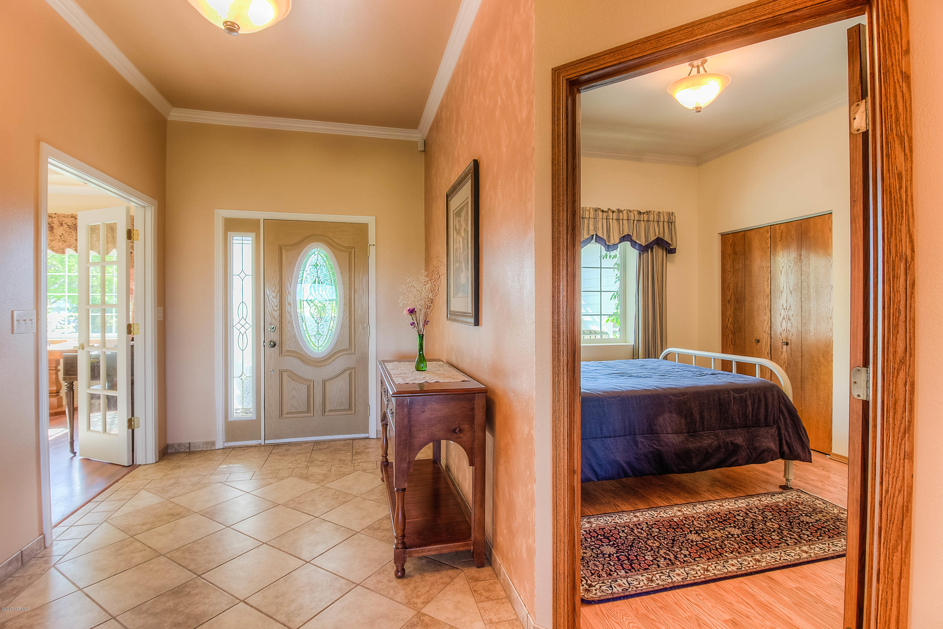765 Lowry Road Outlook, WA 98938 - Photo 5 of 31 a view of a bedroom from balcony