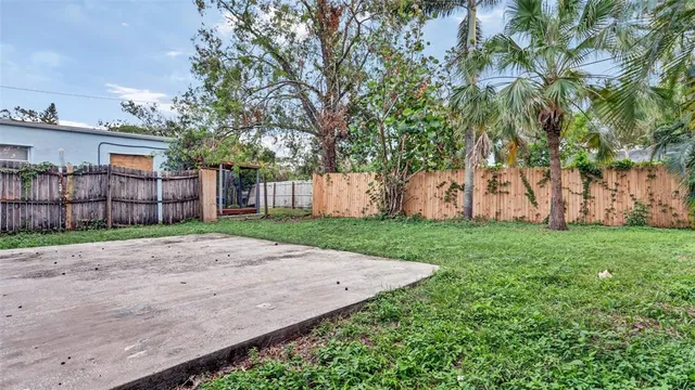 a front view of house with yard