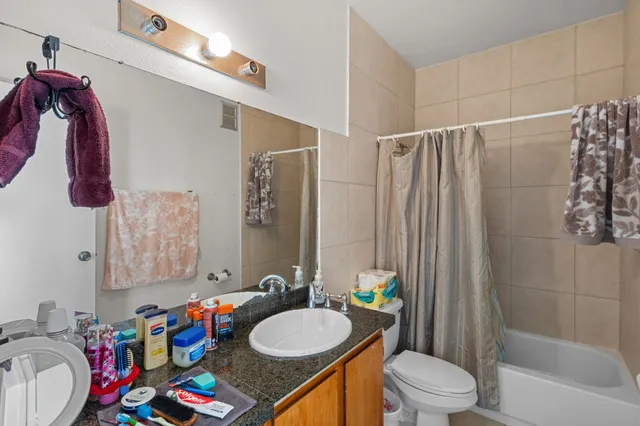 $125,000 | 6602 Harbor Town Drive, Unit 1207, Houston, TX 77036