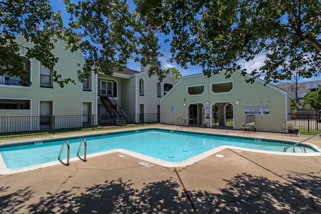 $125,000 | 6602 Harbor Town Drive, Unit 1207, Houston, TX 77036