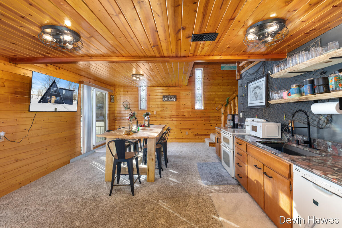 259 Ivason Drive Stanton, MI 48888 - Photo 6 of 30 259-Ivason_005