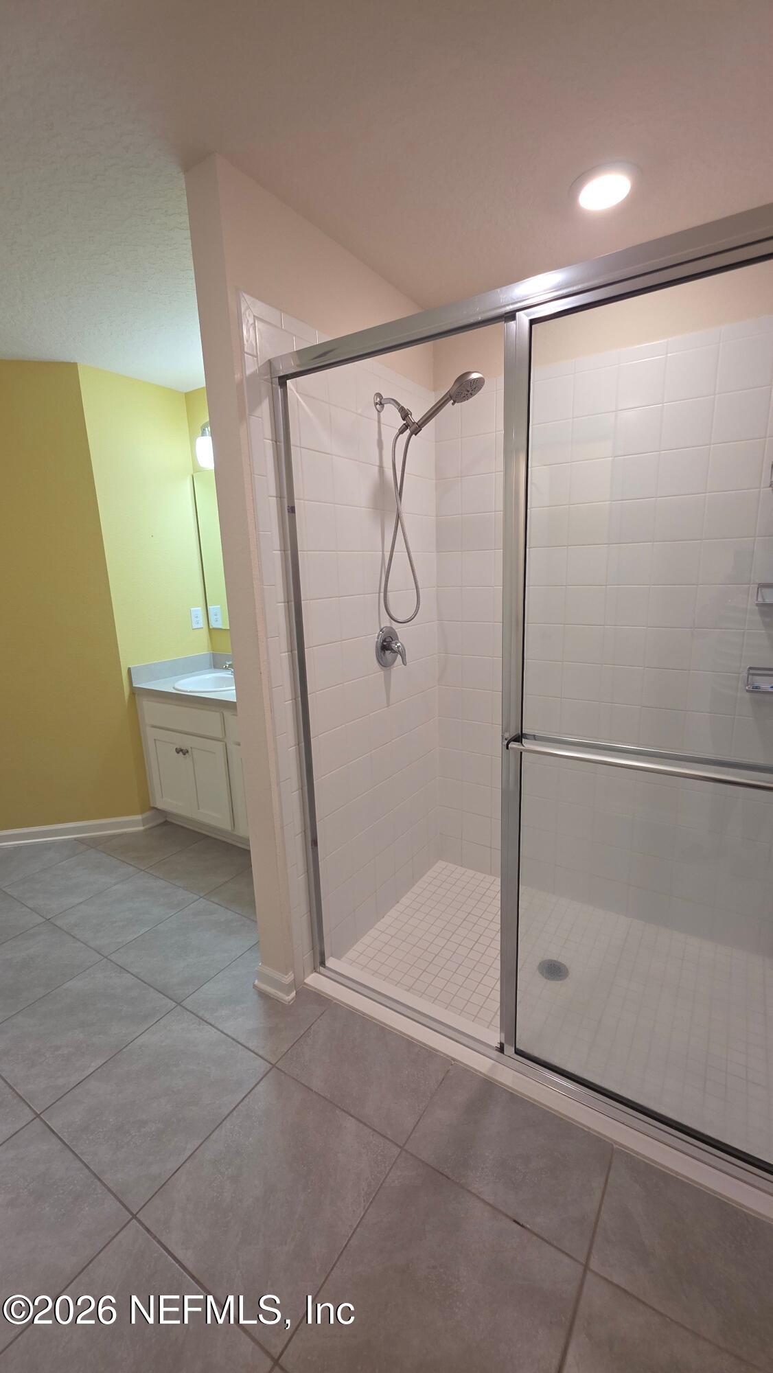 70 Oakleaf Way Palm Coast, FL 32137 - Photo 15 of 31 shower