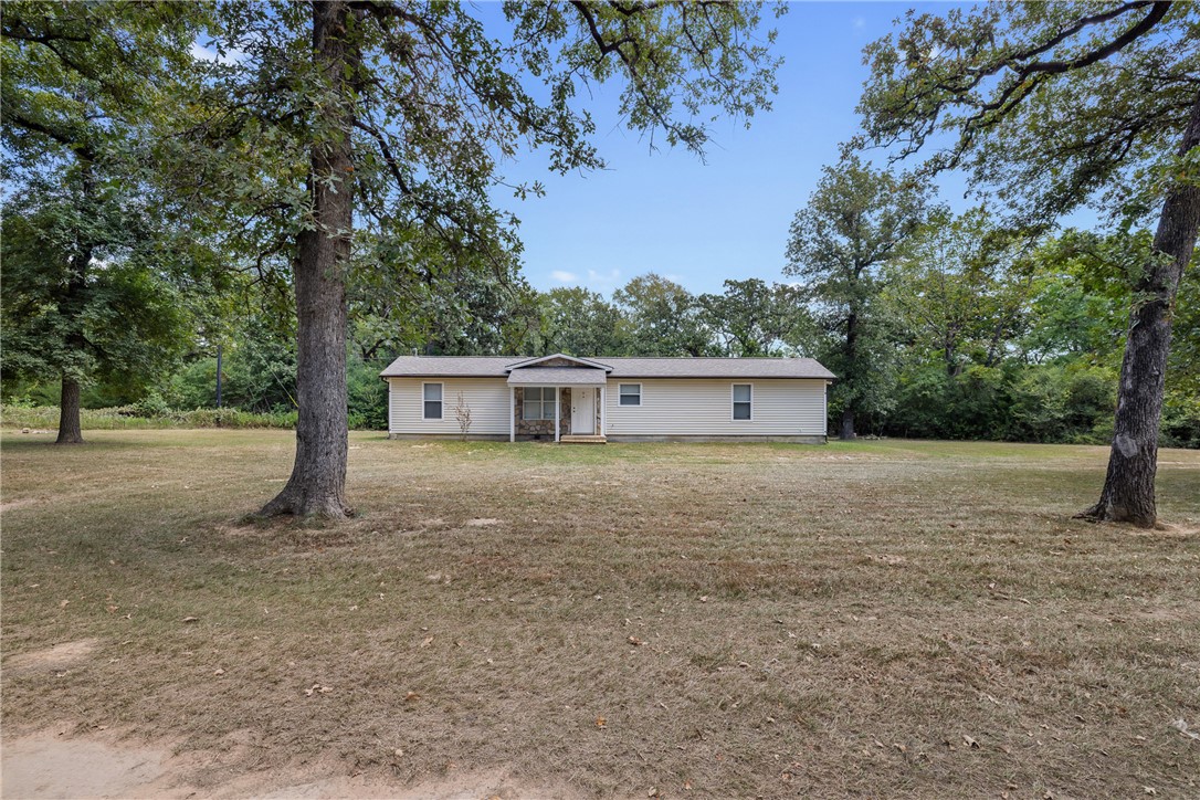 8915 Cobb Branch Road Franklin, TX 77856 - Photo 3 of 33 Gallery Image 3