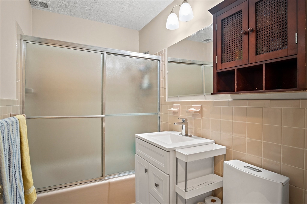 45 Jacqueline Road, Unit 9 Waltham, MA 02452 - Photo 14 of 32