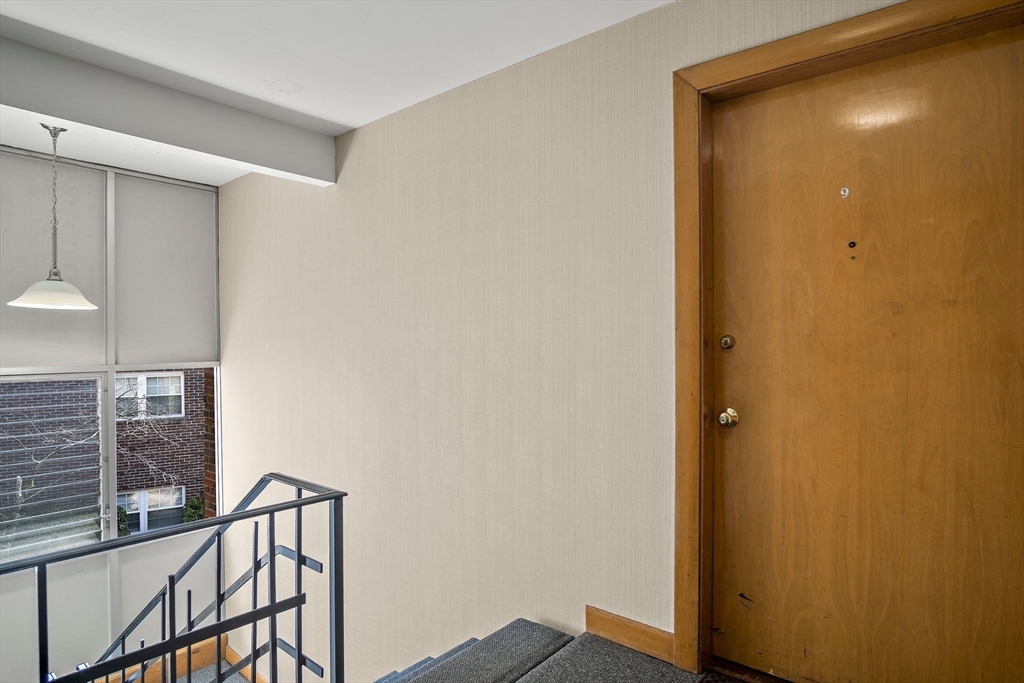 45 Jacqueline Road, Unit 9 Waltham, MA 02452 - Photo 15 of 32