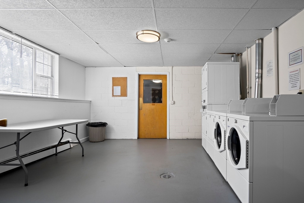 45 Jacqueline Road, Unit 9 Waltham, MA 02452 - Photo 17 of 32