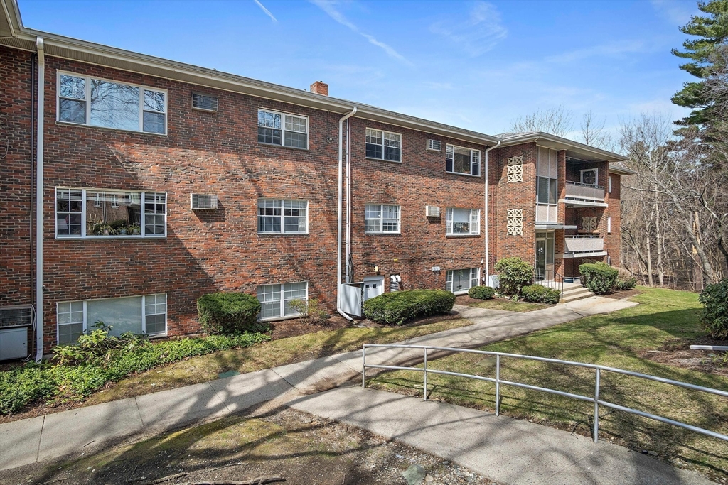 45 Jacqueline Road, Unit 9 Waltham, MA 02452 - Photo 27 of 32