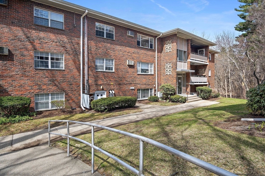 45 Jacqueline Road, Unit 9 Waltham, MA 02452 - Photo 28 of 32