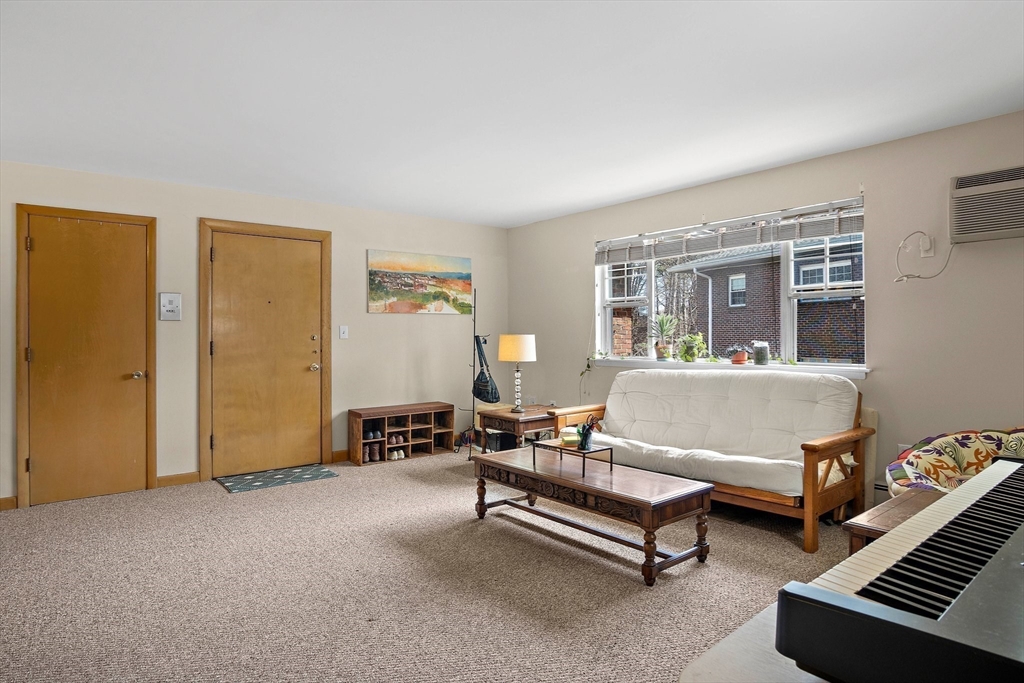 45 Jacqueline Road, Unit 9 Waltham, MA 02452 - Photo 6 of 32