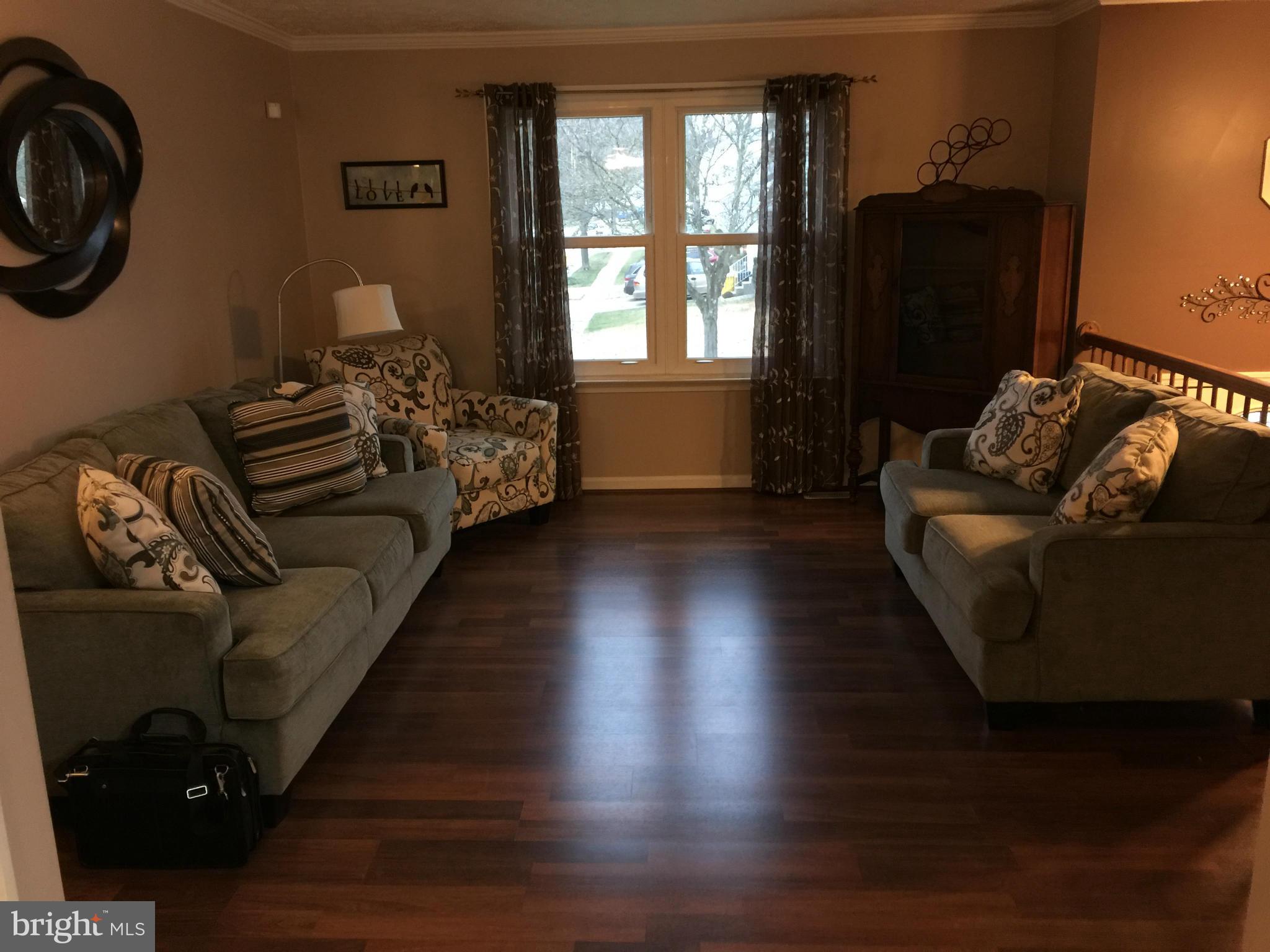 1200 Ripple Court Pasadena, MD 21122 - Photo 5 of 17 Living Room