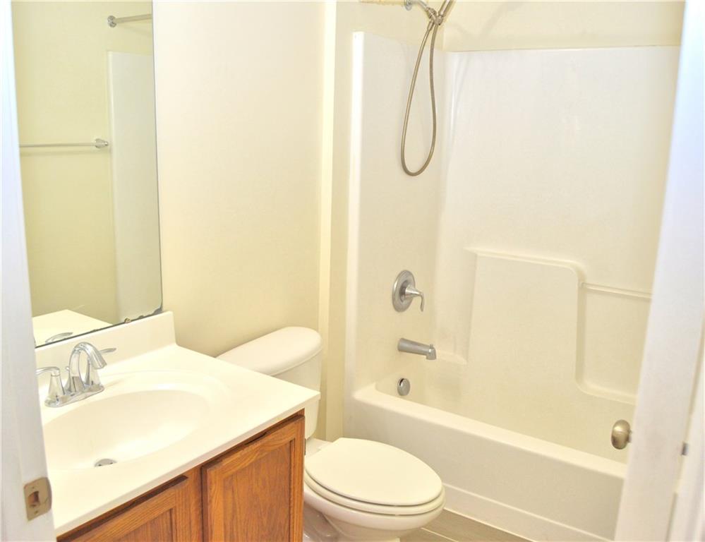 2001 Village Run Road Wexford, PA 15090 - Photo 15 of 25 Main bath.