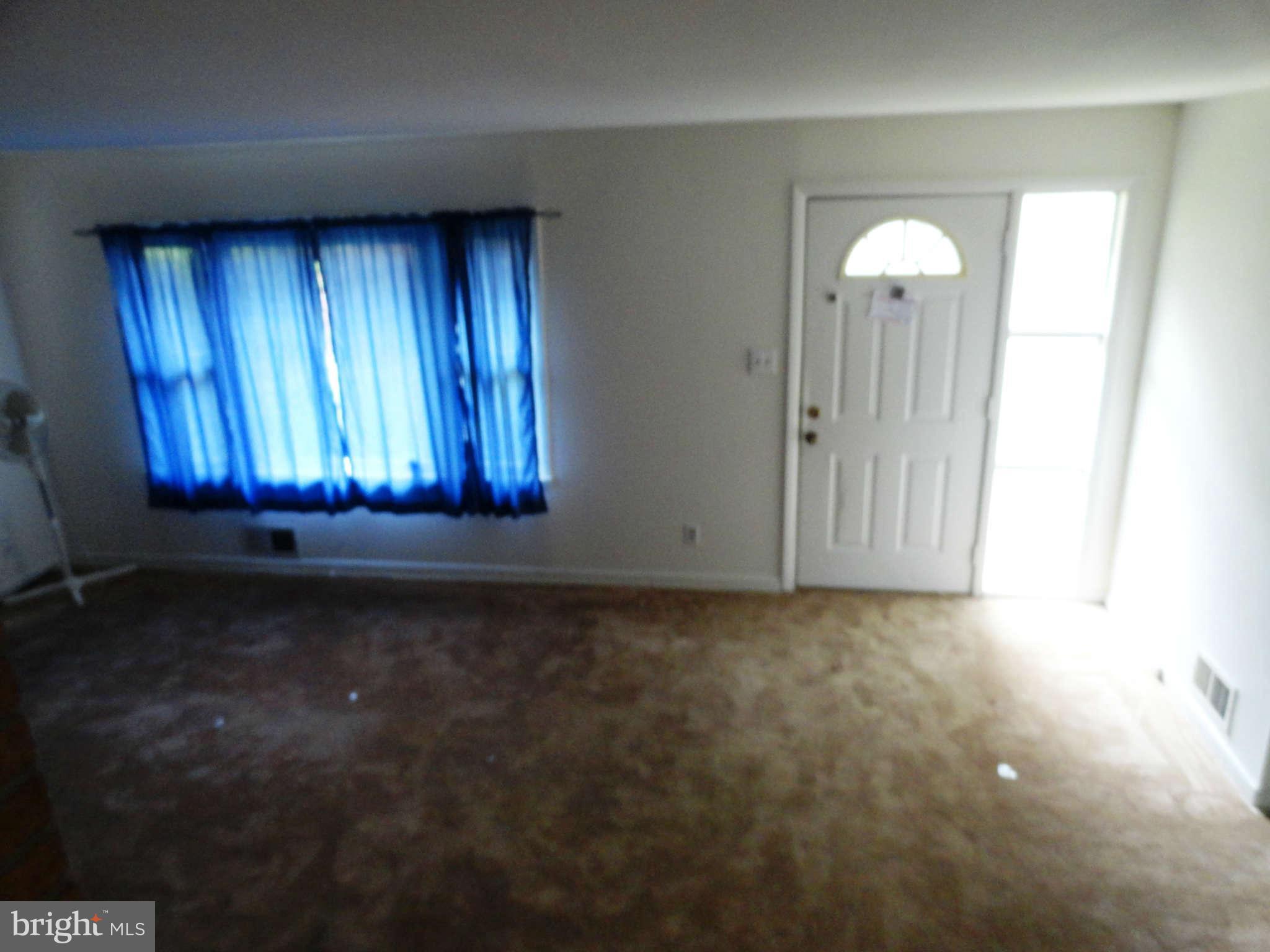 5914 Berwyn Road Berwyn Heights, MD 20740 - Photo 6 of 11 Living Room