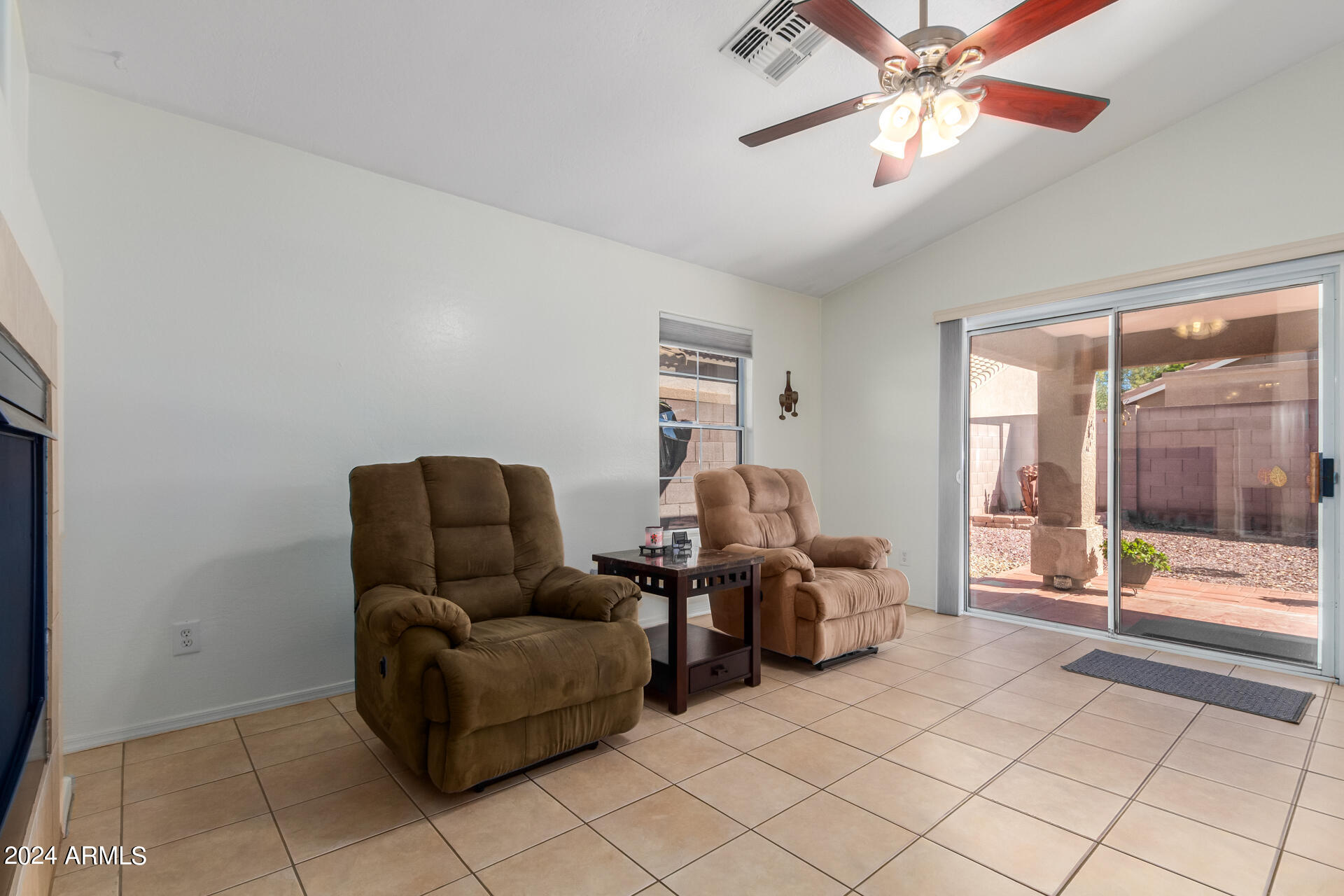 1629 North Seton Mesa, AZ 85205 - Photo 5 of 22 07 - Seton