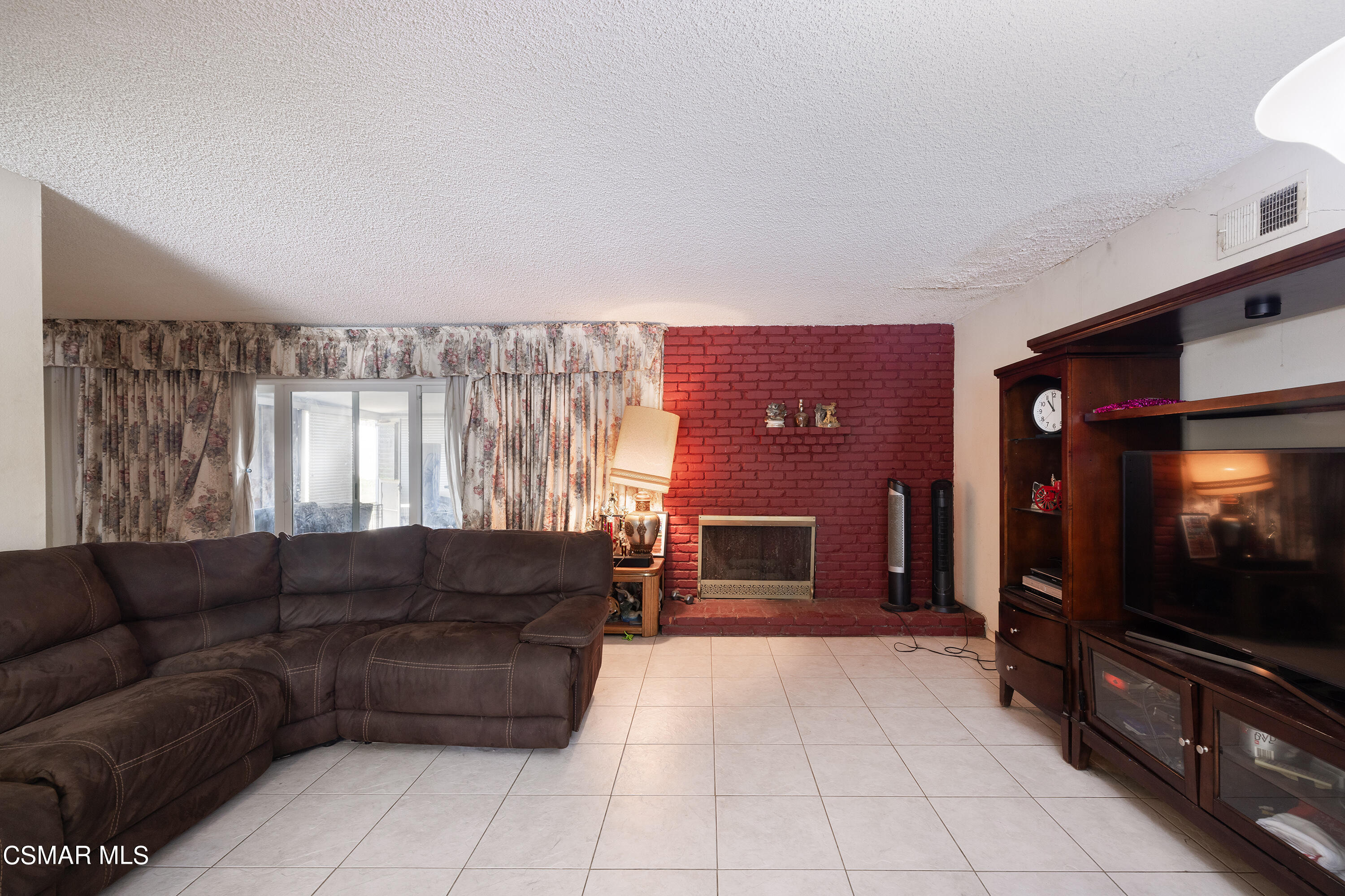 3530 Austin Avenue Simi Valley, CA 93063 - Photo 6 of 25 Austin6