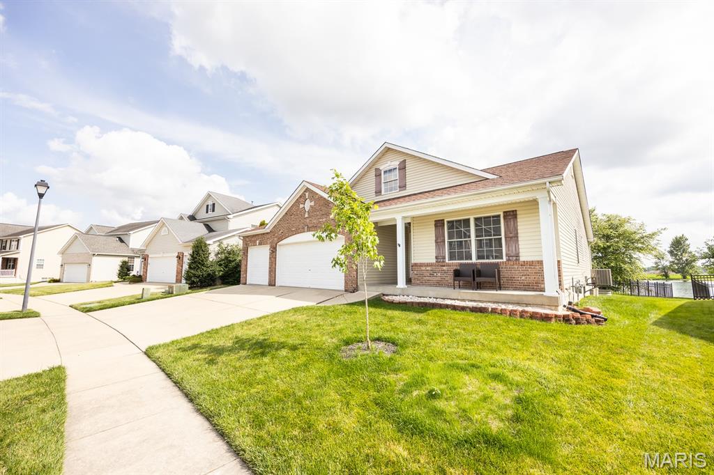 1129 Gulfstream Way Mascoutah, IL 62258 - Photo 3 of 27