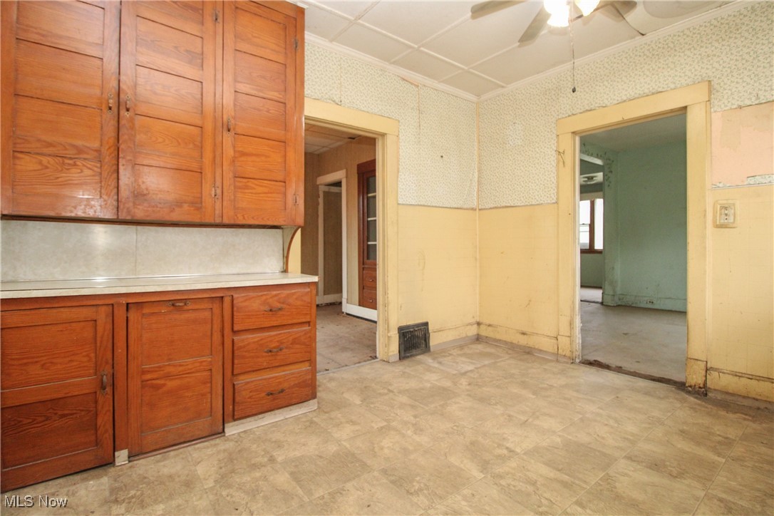 100 Perry Street Struthers, OH 44471 - Photo 11 of 23