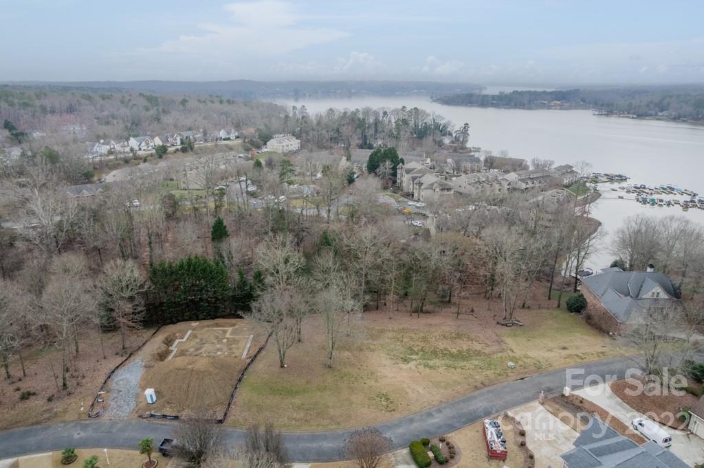 14007 Point Lookout Road Charlotte, NC 28278 - Photo 7 of 19 a view of outdoor space and ocean