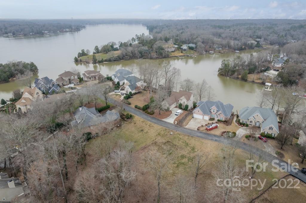 14007 Point Lookout Road Charlotte, NC 28278 - Photo 10 of 19 a view of a lake from a yard
