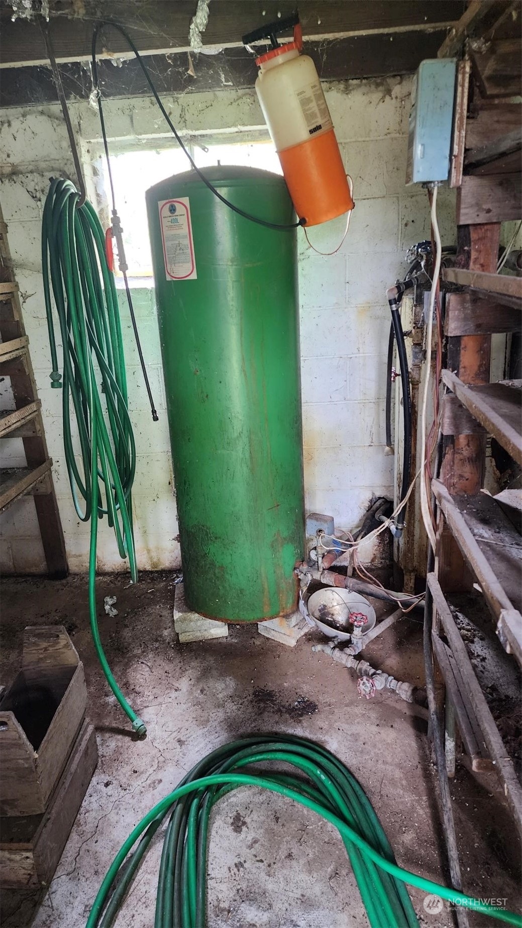 229 Rogers Road Chehalis, WA 98532 - Photo 12 of 21 a backyard of a house with barbeque oven table and chairs