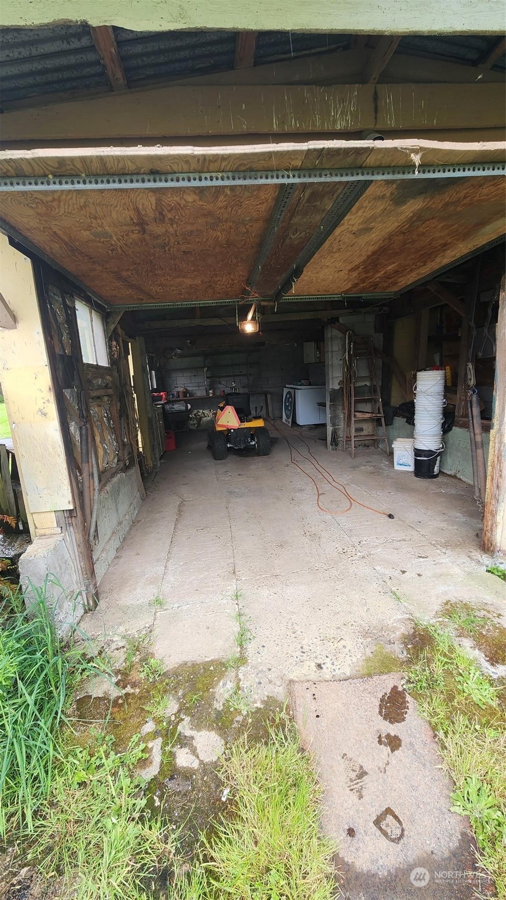 229 Rogers Road Chehalis, WA 98532 - Photo 21 of 21 a view of room with window