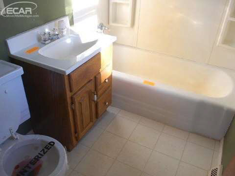 8122 Seymour Road Gaines, MI 48436 - Photo 17 of 21 20423377-17.JPG