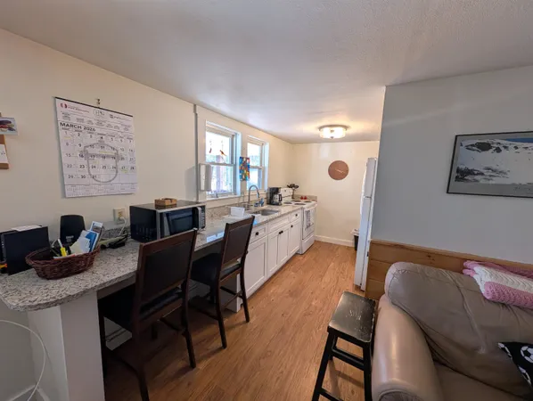 $1,495 | 73 A Highland Street, Plymouth, NH 03264