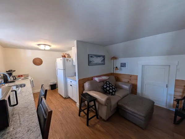 $1,495 | 73 A Highland Street, Plymouth, NH 03264