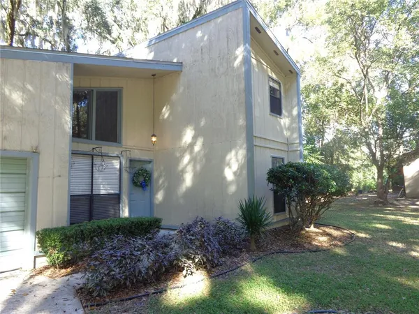 $2,150 | 1120 Southwest 19th Place, Gainesville, FL 32601