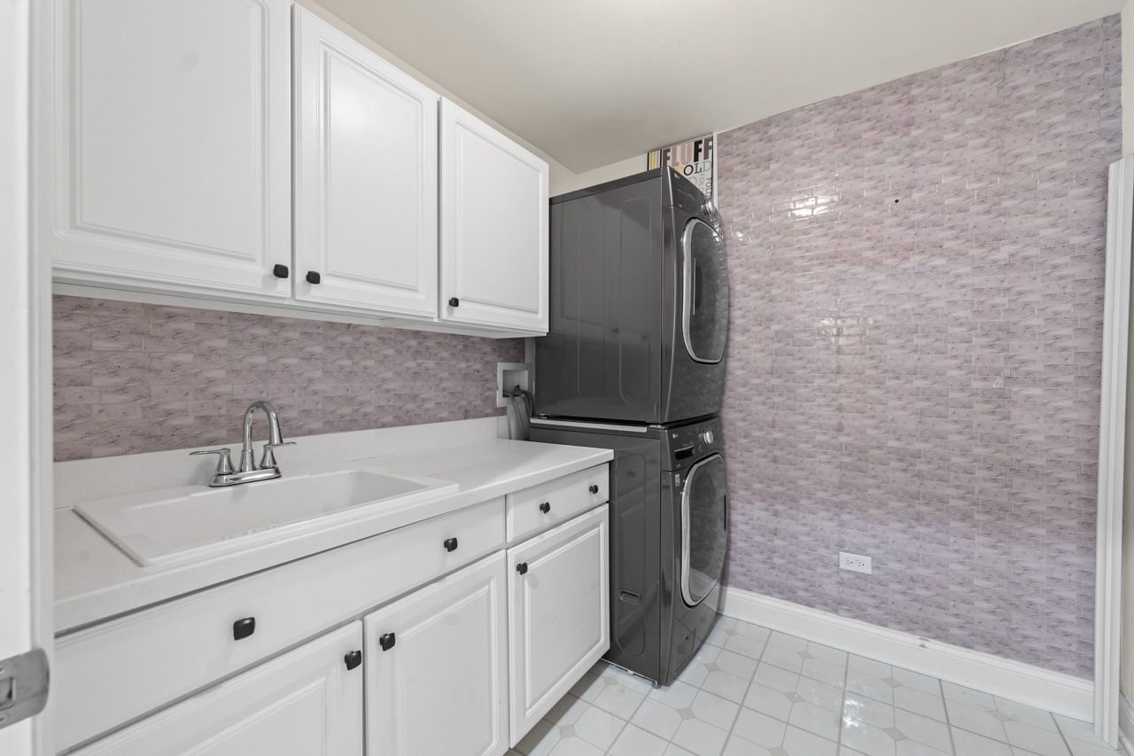 1 Itasca Place, Unit 111 Addison, IL 60143 - Photo 16 of 26