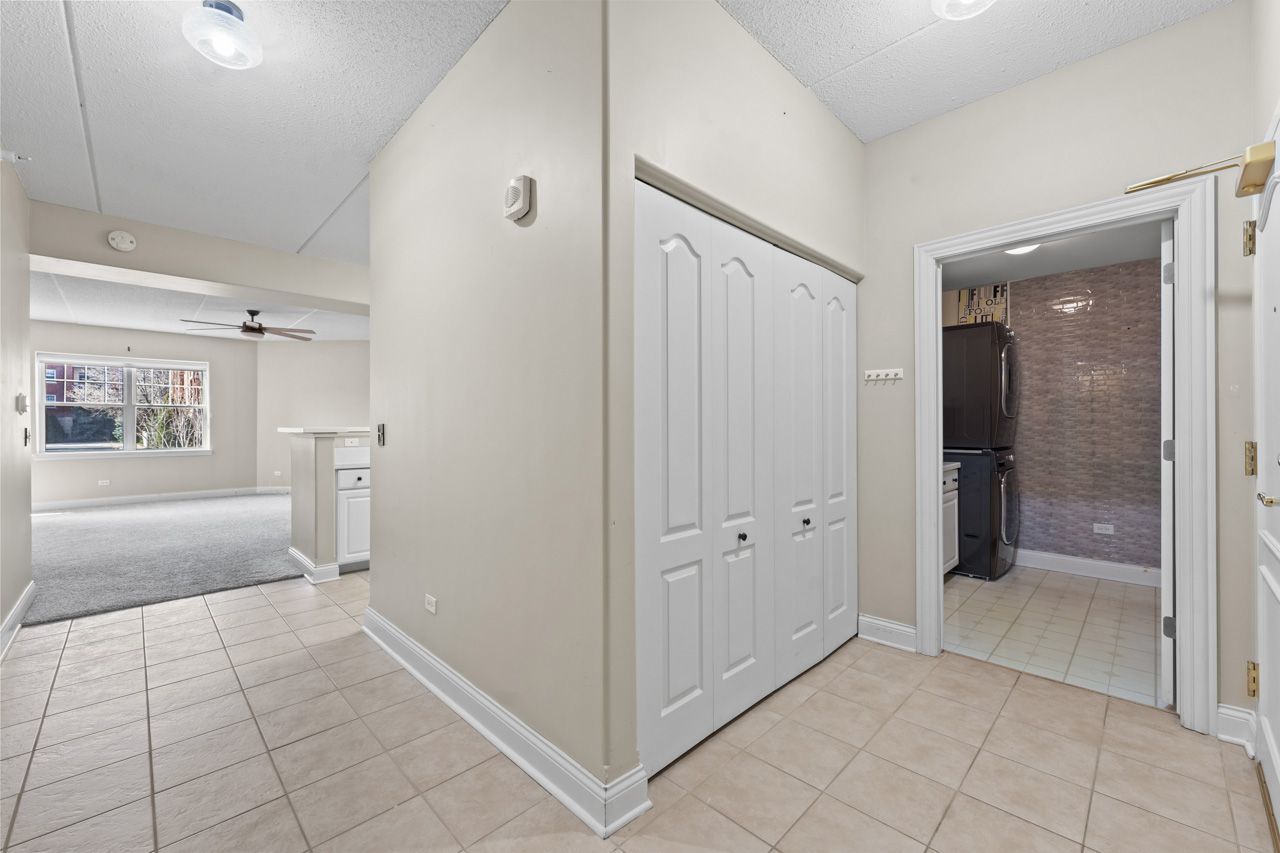 1 Itasca Place, Unit 111 Addison, IL 60143 - Photo 2 of 26