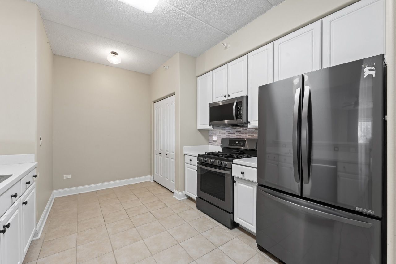 1 Itasca Place, Unit 111 Addison, IL 60143 - Photo 5 of 26