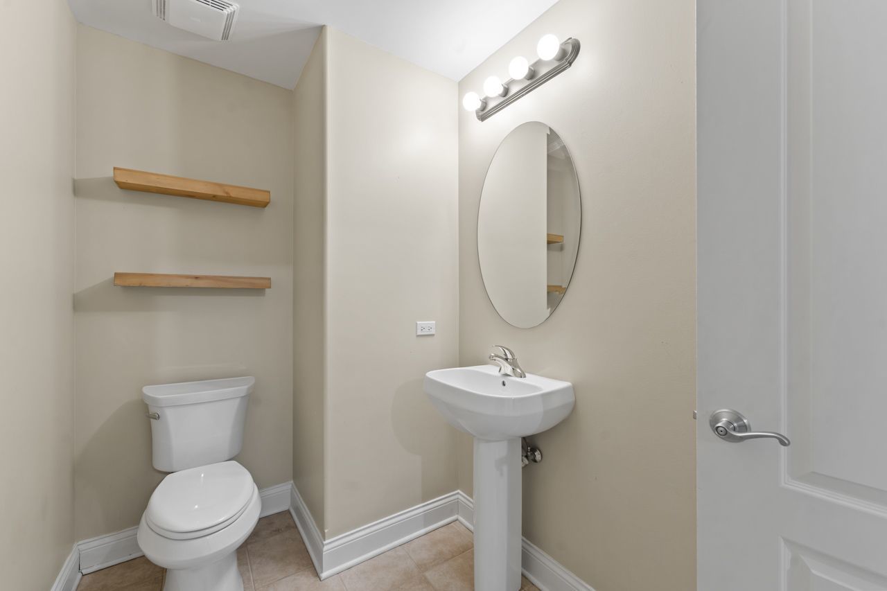 1 Itasca Place, Unit 111 Addison, IL 60143 - Photo 7 of 26