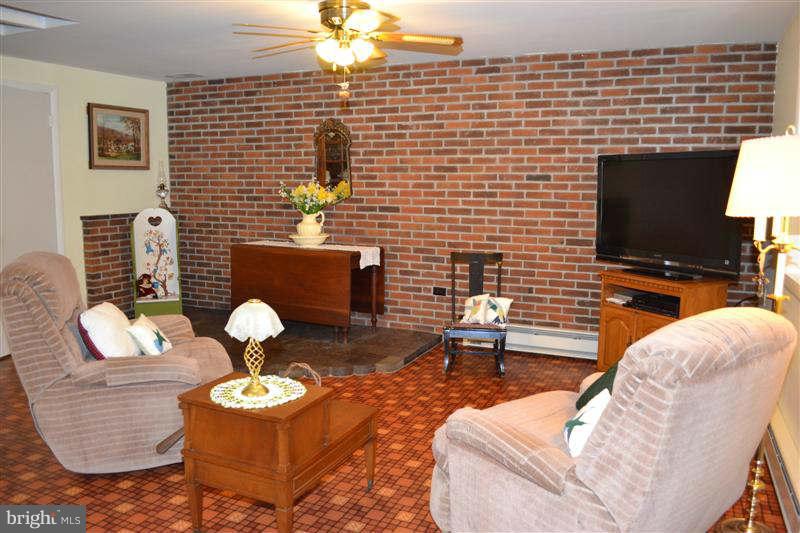 15020 Hicksville Road Clear Spring, MD 21722 - Photo 11 of 30 Family Room
