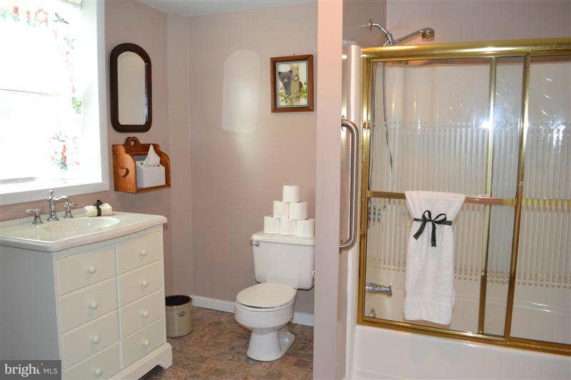 15020 Hicksville Road Clear Spring, MD 21722 - Photo 12 of 30 MAIN LEVEL FULL BATH