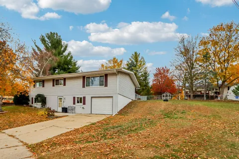 $270,000 | 1526 Manor Drive, Janesville, WI 53548